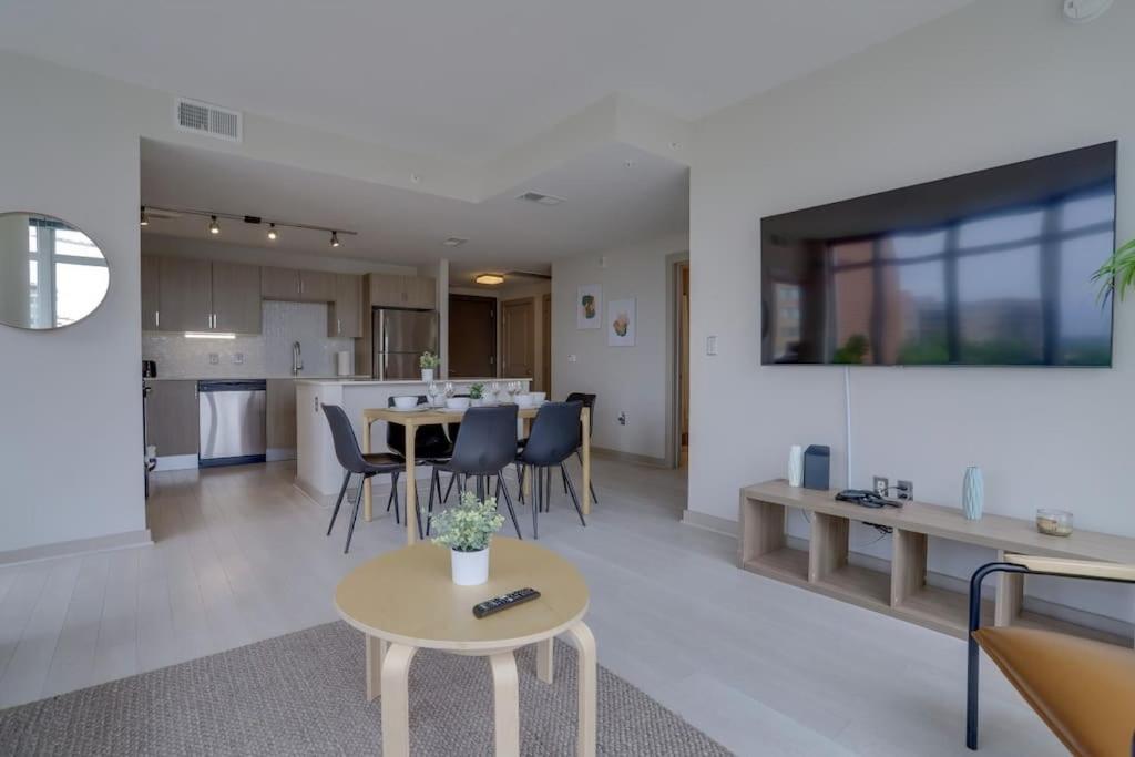 Wonderful 2Br Apartment At Crystal City Arlington Exterior foto